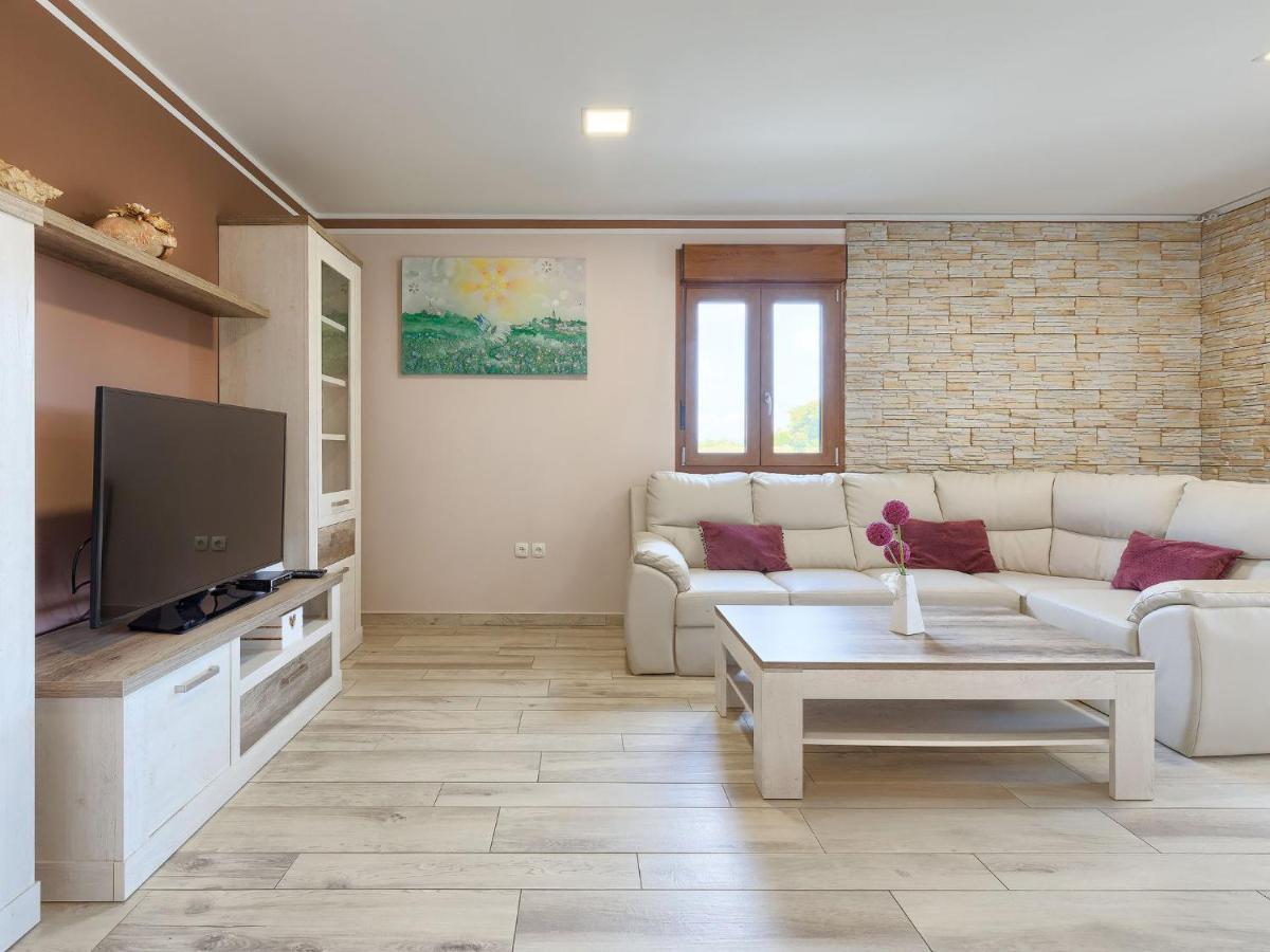 Holiday Home Villa Aniva Žminj Exterior foto